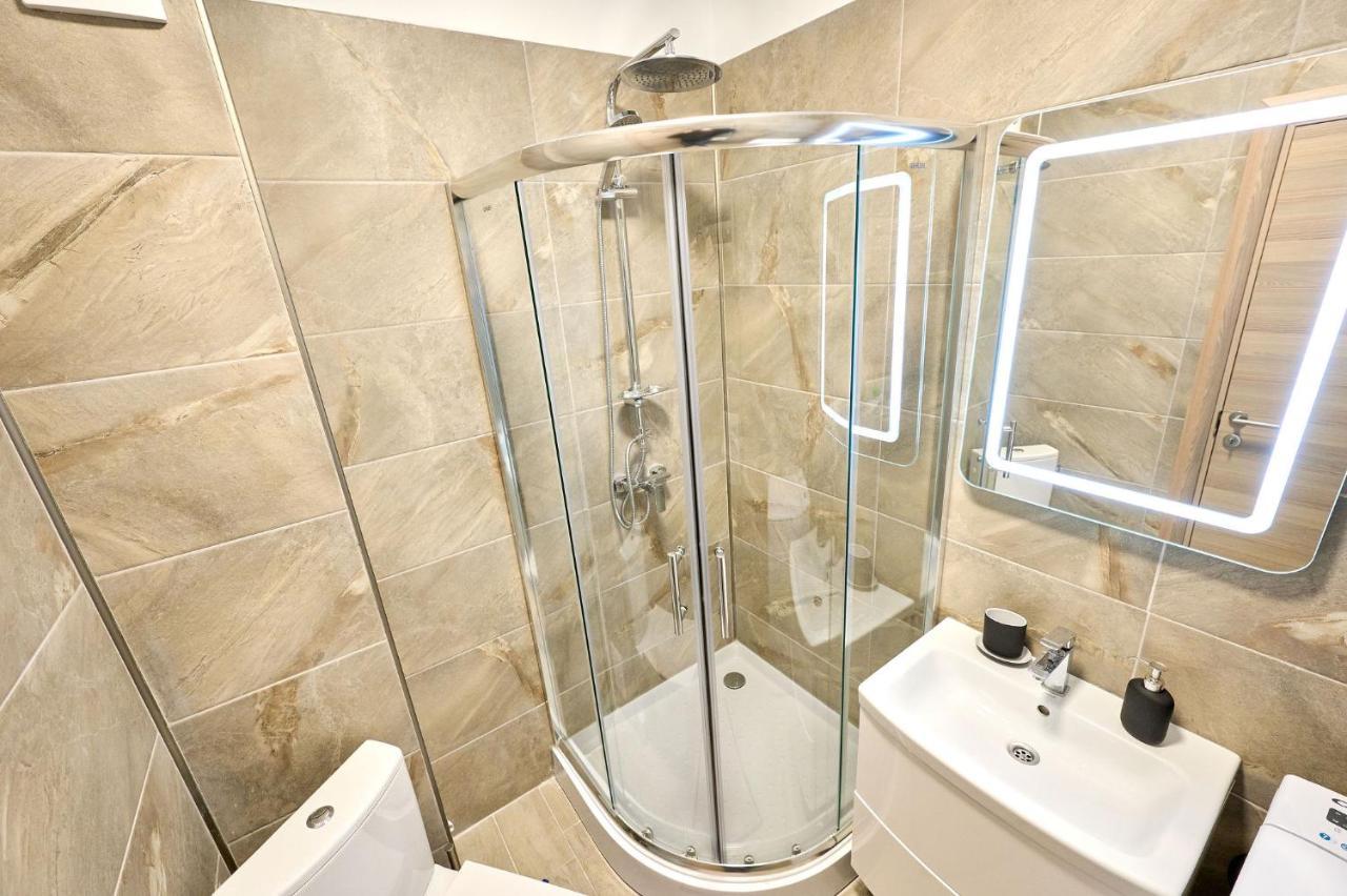 Royale Sundance Studio 7 Beach Spa & Pool Mamaia Nord Экстерьер фото
