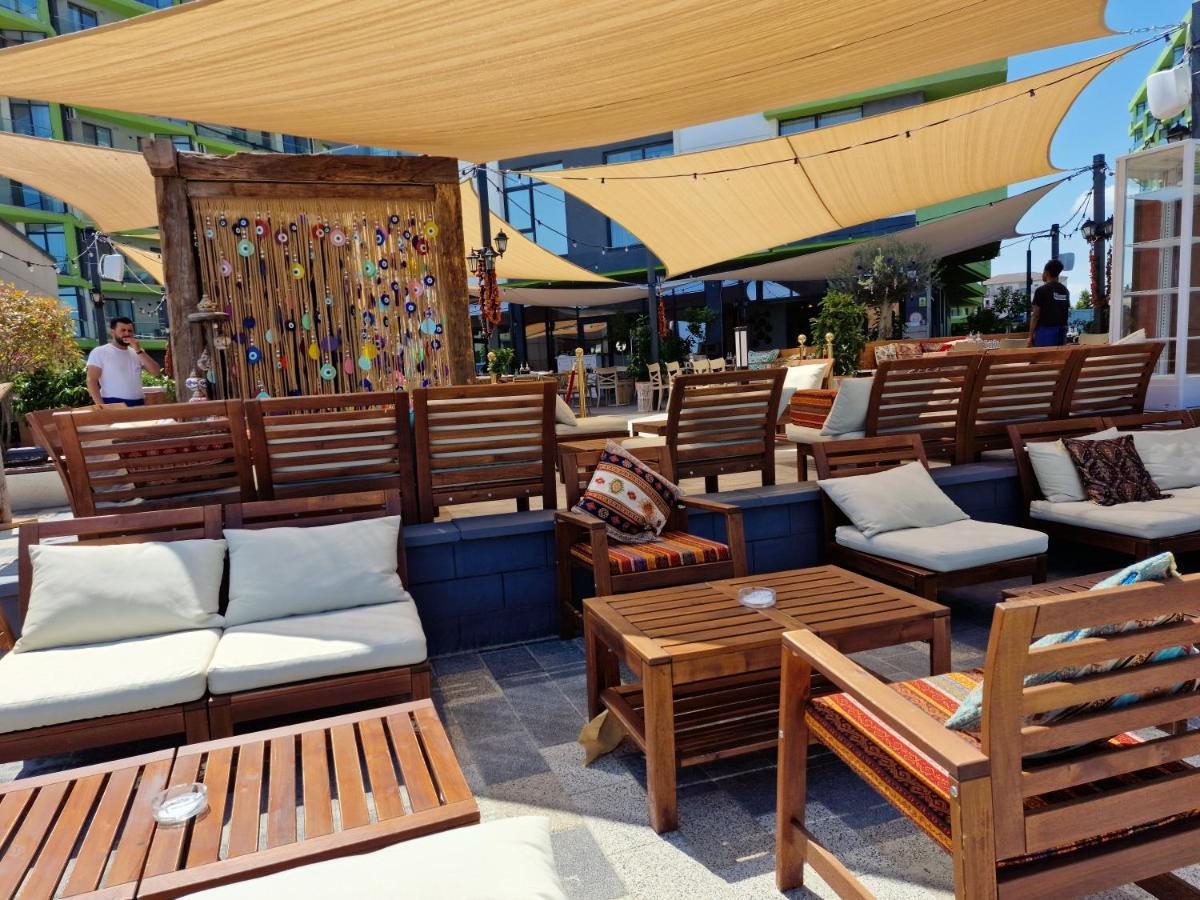 Royale Sundance Studio 7 Beach Spa & Pool Mamaia Nord Экстерьер фото