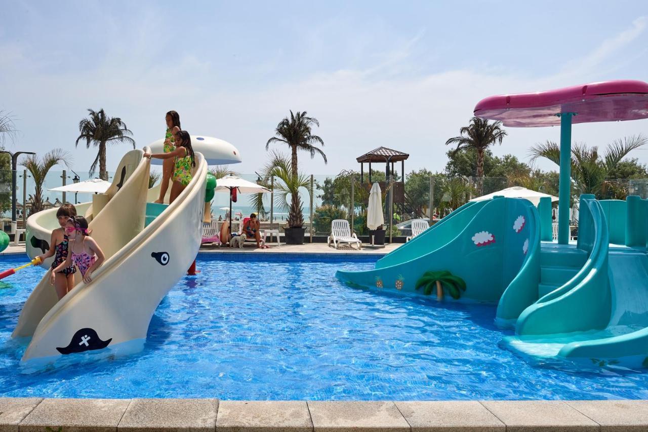 Royale Sundance Studio 7 Beach Spa & Pool Mamaia Nord Экстерьер фото