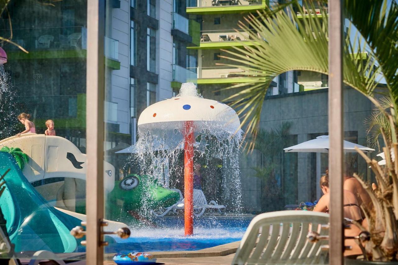 Royale Sundance Studio 7 Beach Spa & Pool Mamaia Nord Экстерьер фото